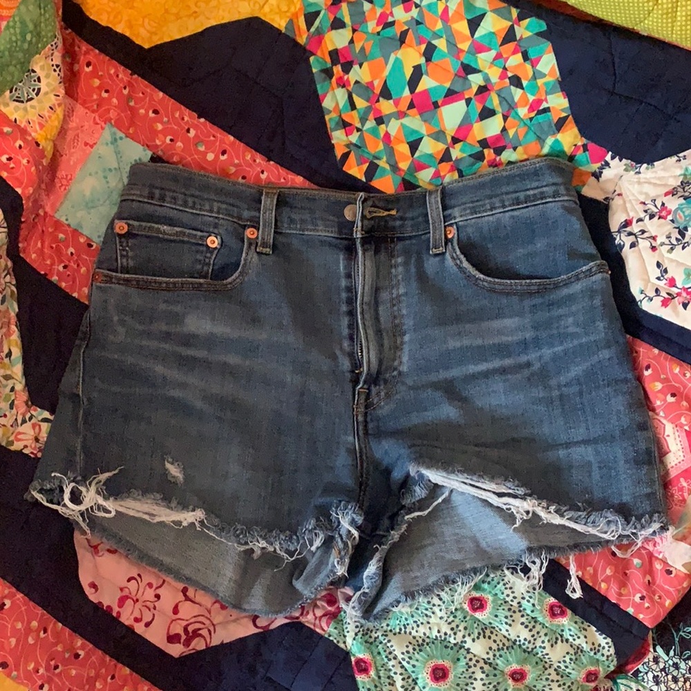 Levi’s Jean distressed shorts